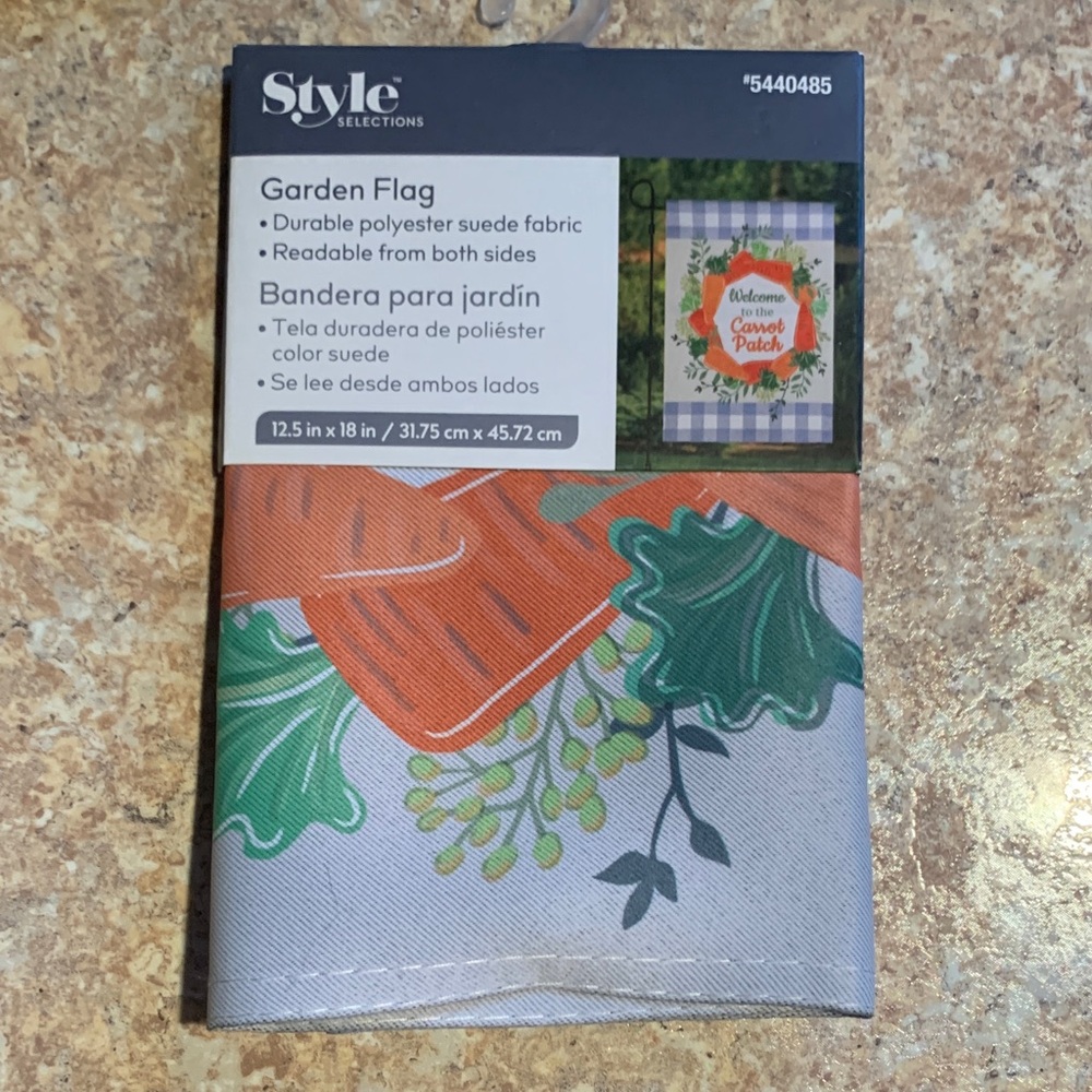 Style Selections Garden Flag with Orange and Green Design